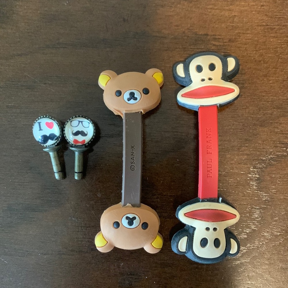 Silicone Cable Organizer and dust plug